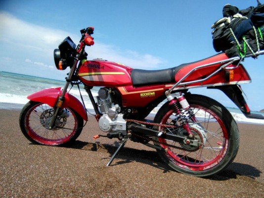 Vendo barata esta linda moto motor 200 modelo 2008