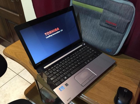Laptop Toshiba CORE i3