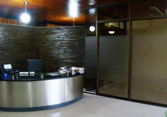 Oficinas 2 ejecutivas con lujoso acabado disponibles en 30 y 25 m2, $625 y $475 respectivamente